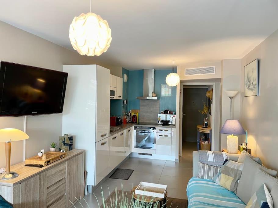 Апартаменты 21 - Tres Agreable Rdc Avec Terrasse Et Parking Бандоль Экстерьер фото